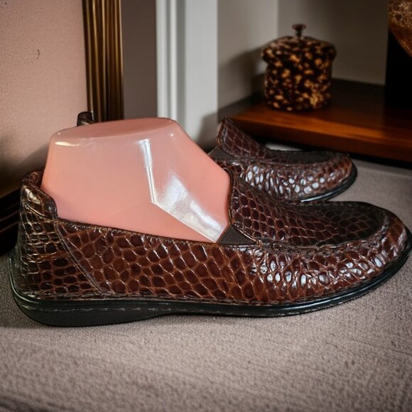 Born Dark Brown Textured Loafers - Picture 4 of 11